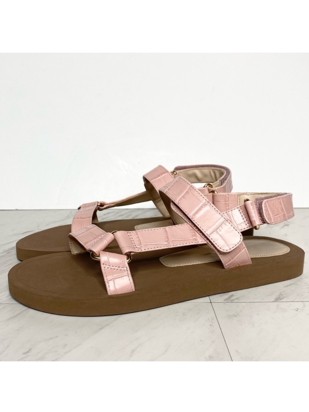 Stuart Weitzman Vail Pink Crocodile Sport Sandal 8B